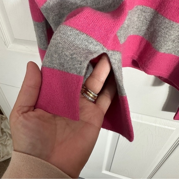 Lord & Taylor 2-ply cashmere collared v-neck top, pink/gray, no size tag - Picture 9 of 9